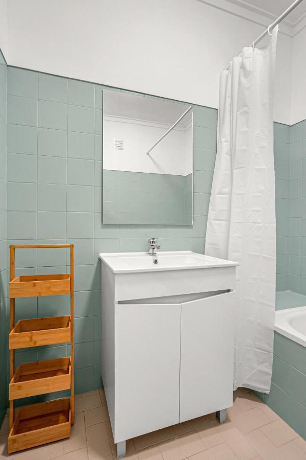 Wonderful Shared In Alfornelos - Near Metro! * Lisbon