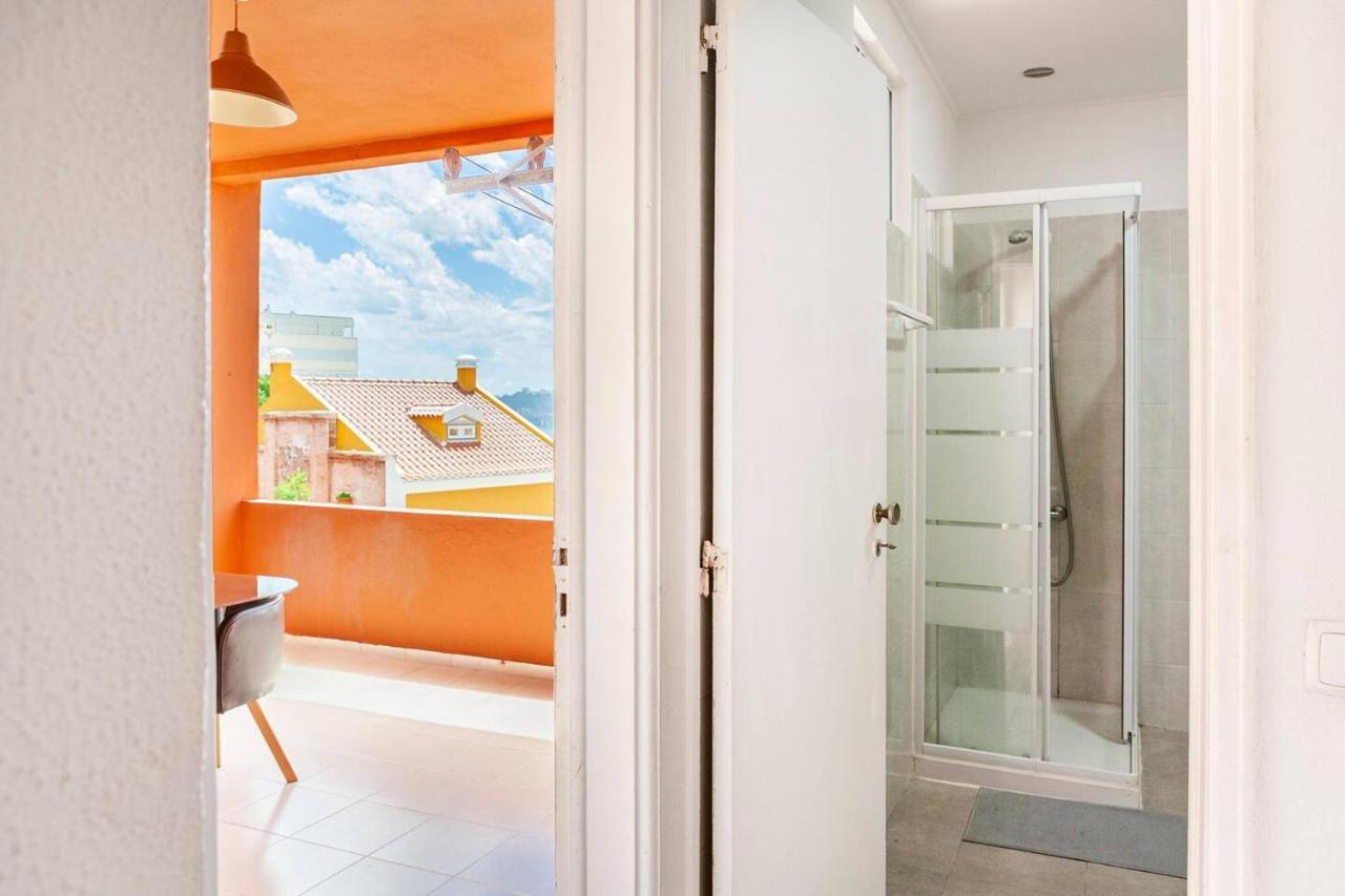 Relax In For 4 People With Terrace And Parking * Lisbon