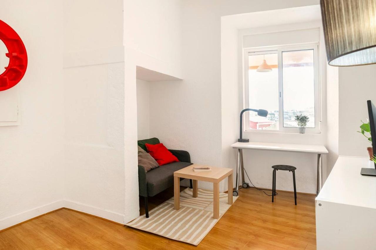 Relax In For 4 People With Terrace And Parking * Lisbon