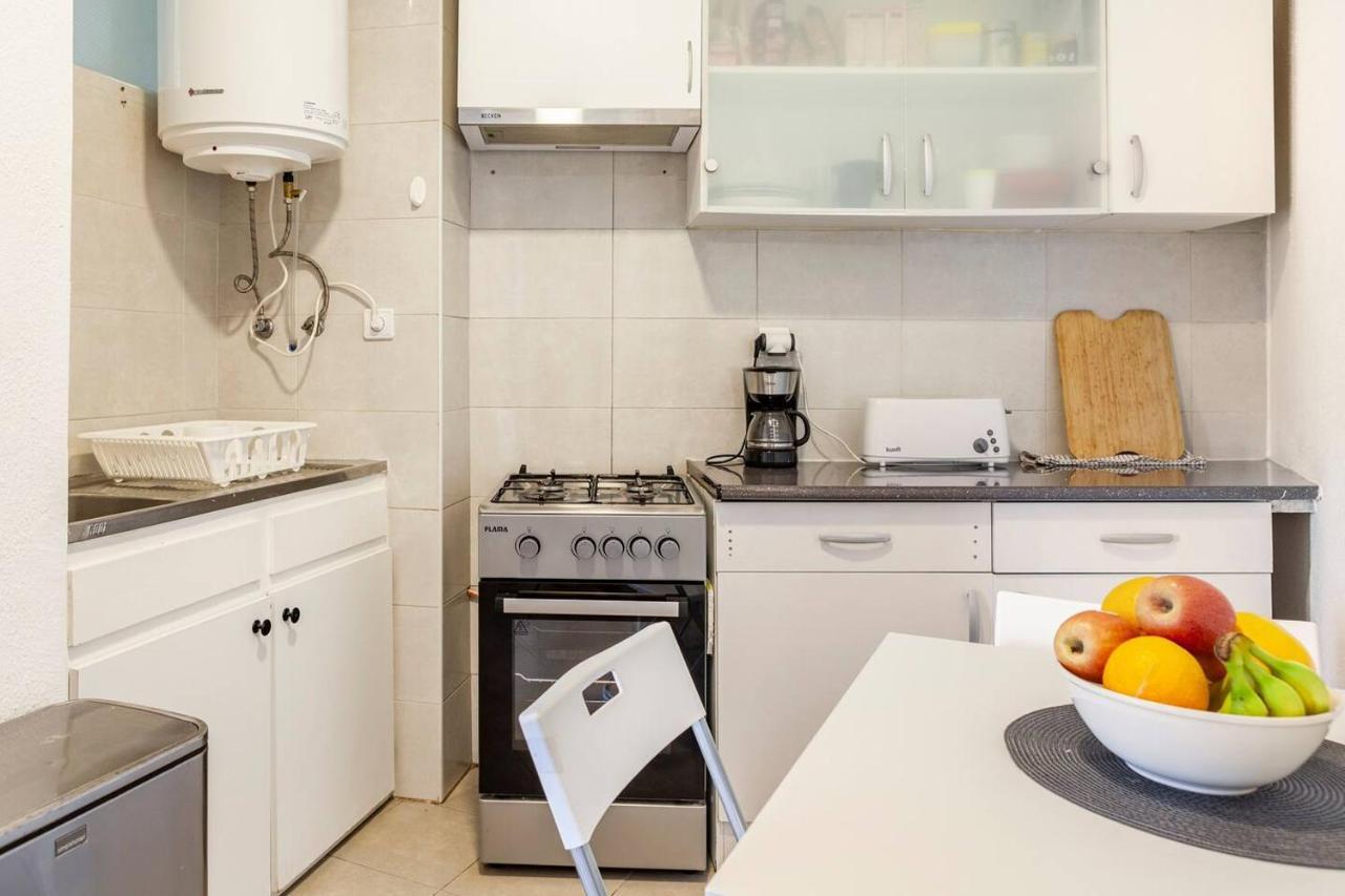 Apartment Relax In For 4 People With Terrace And Parking