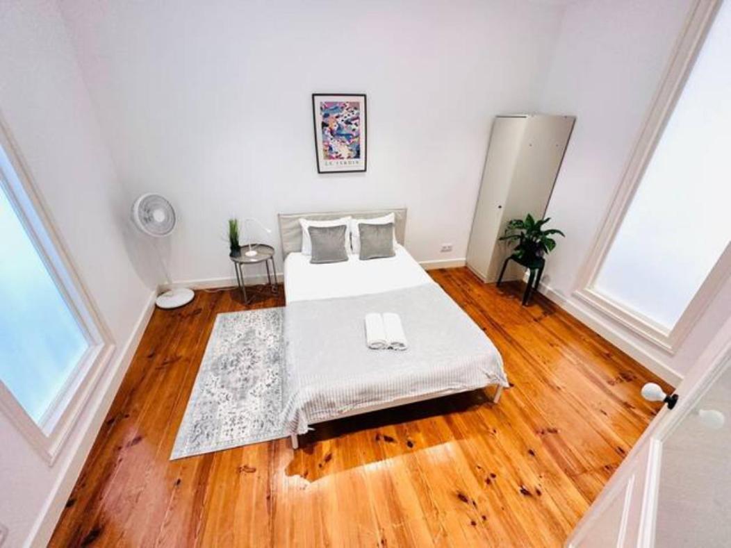 Large Flat Up 8pp Apartment