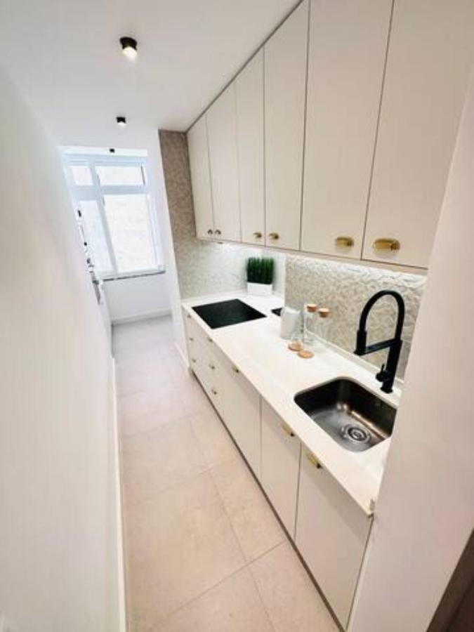 Large Flat Up 8pp Lisbon