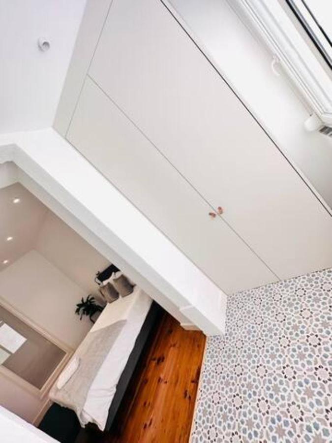 Apartment Large Flat Up 8pp Lisbon