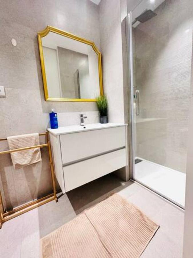 Large Flat Up 8pp Lisbon
