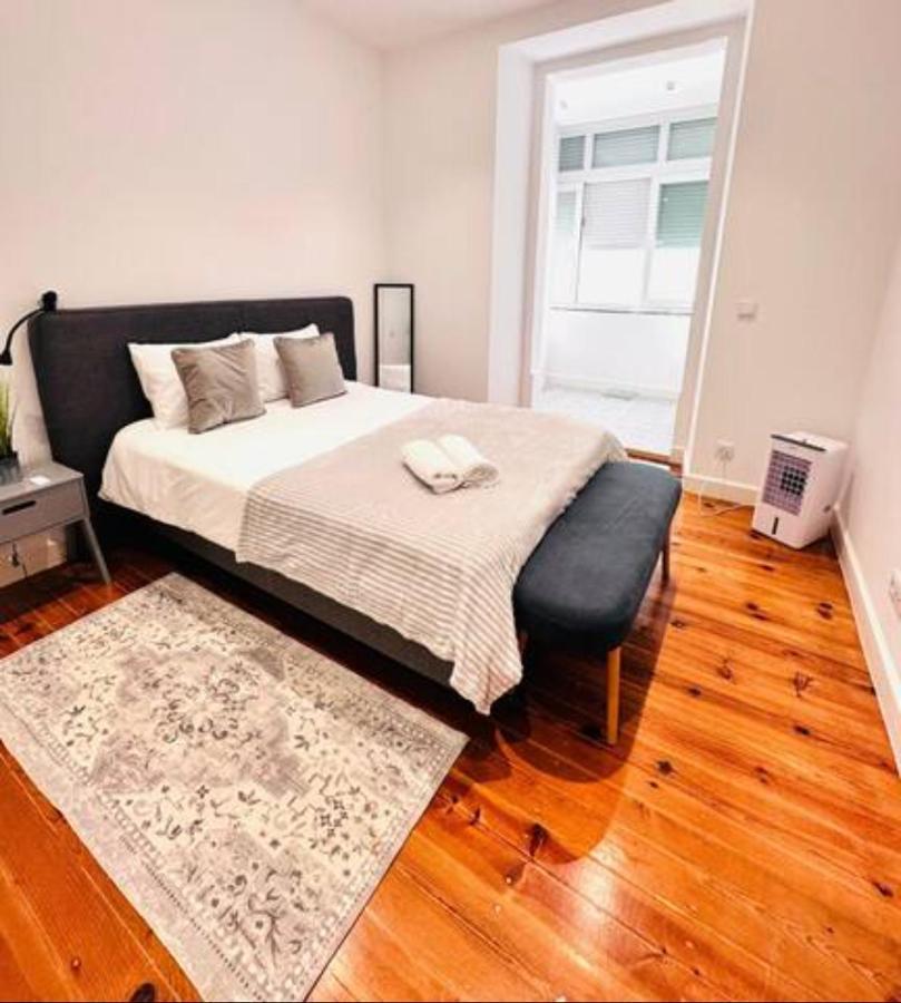 Apartment Large Flat Up 8pp