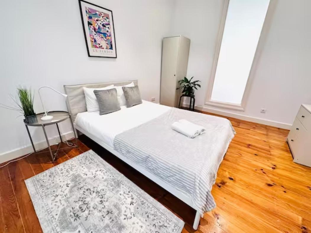 Large Flat Up 8pp Lisbon