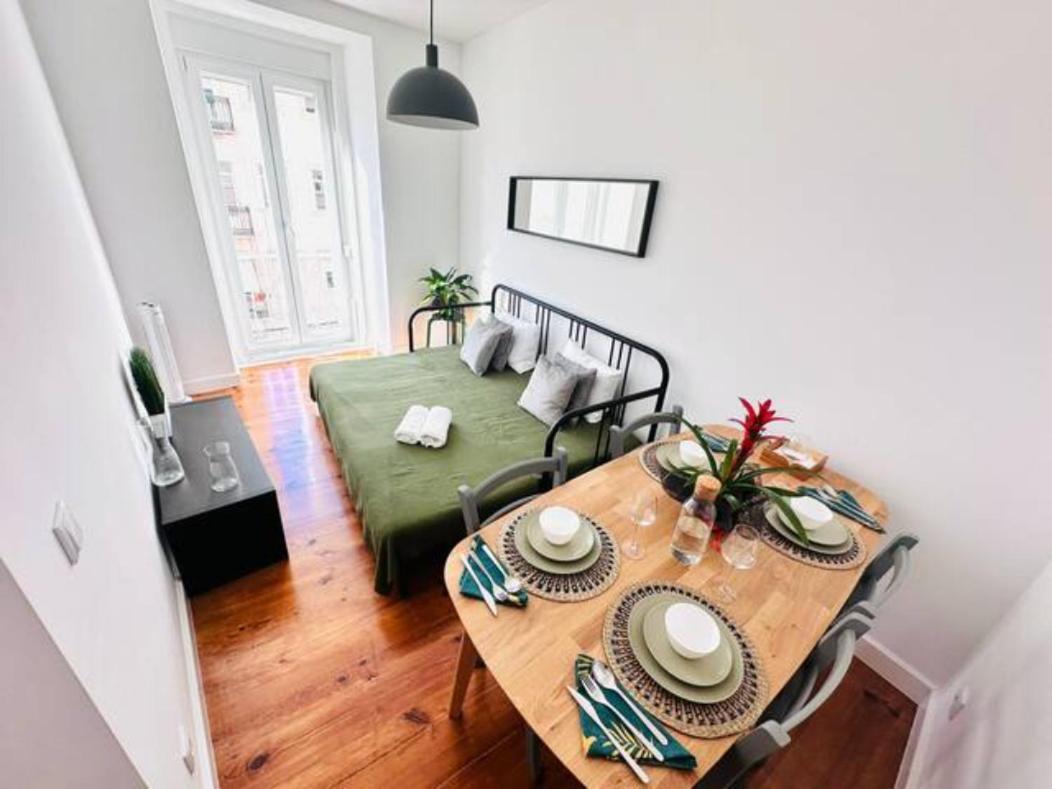 Large Flat Up 8pp Apartment