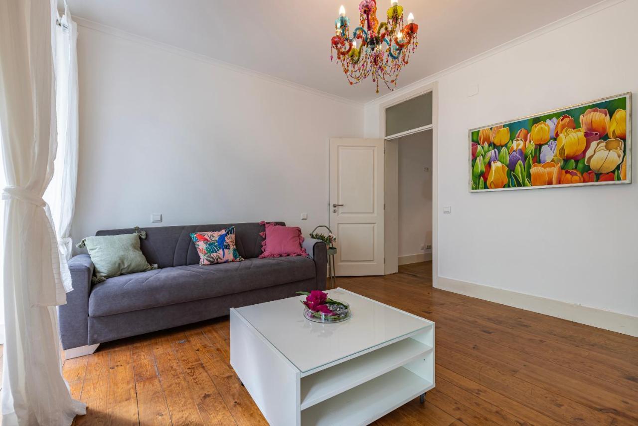 Lovely Patio Getaway In * Lisbon