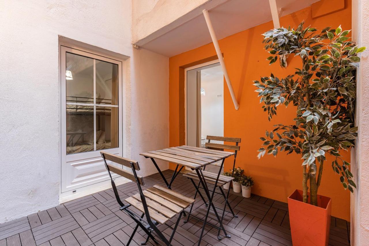 Lovely Patio Getaway In Apartment