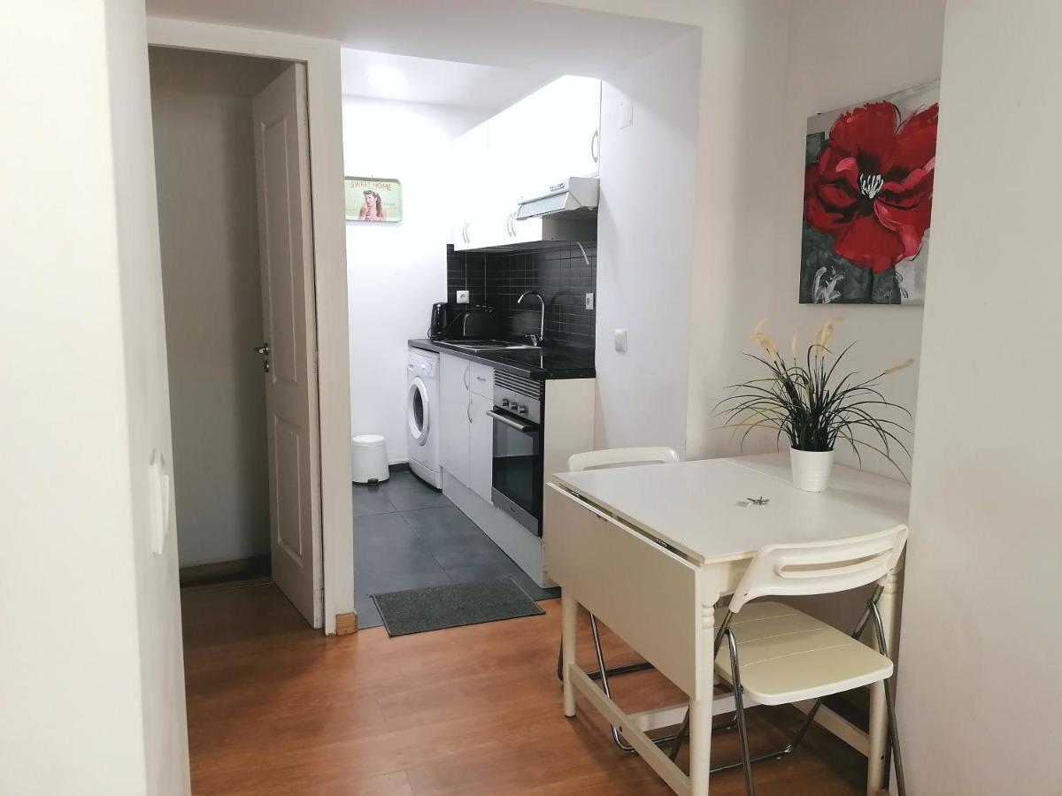 Flowers In Pop House Apartment