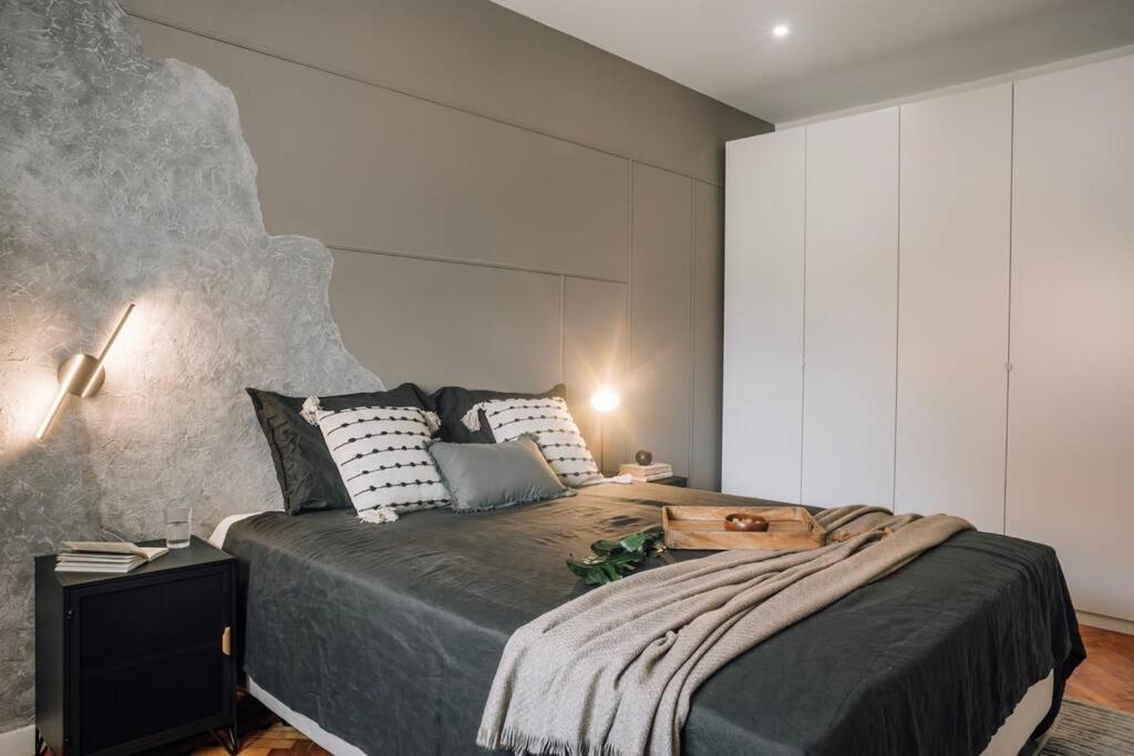 Soum - 2 Bedrooms In Alvalade