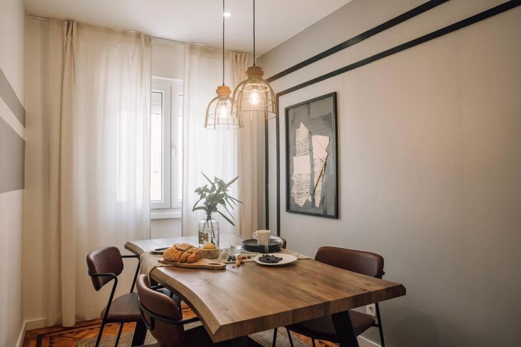 Apartment Soum - 2 Bedrooms In Alvalade Lisbon