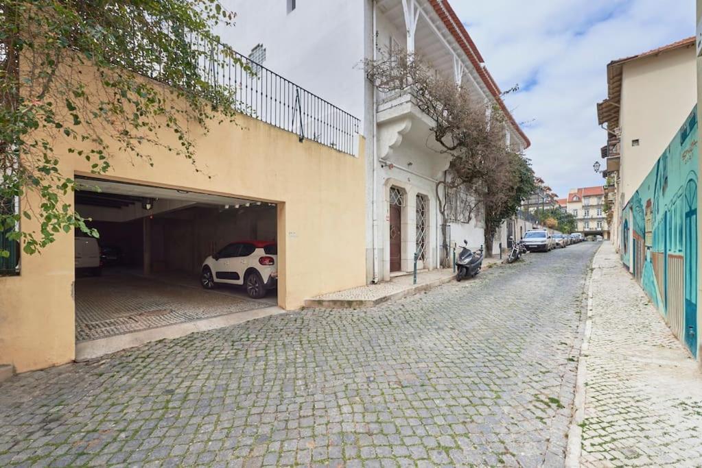Charming Duplex With Private Terrace And Parking Apartment Lisbon