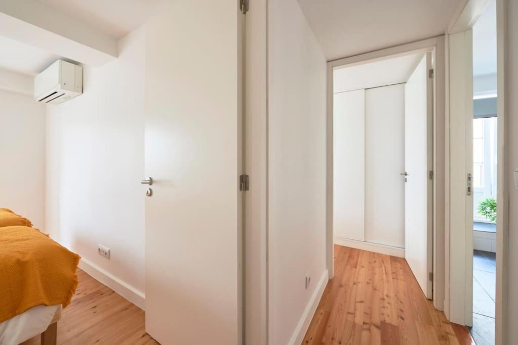 Charming Duplex With Private Terrace And Parking * Lisbon