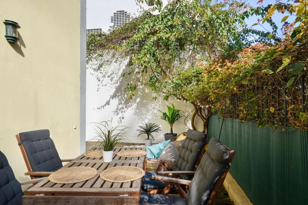 Charming Duplex With Private Terrace And Parking * Lisbon