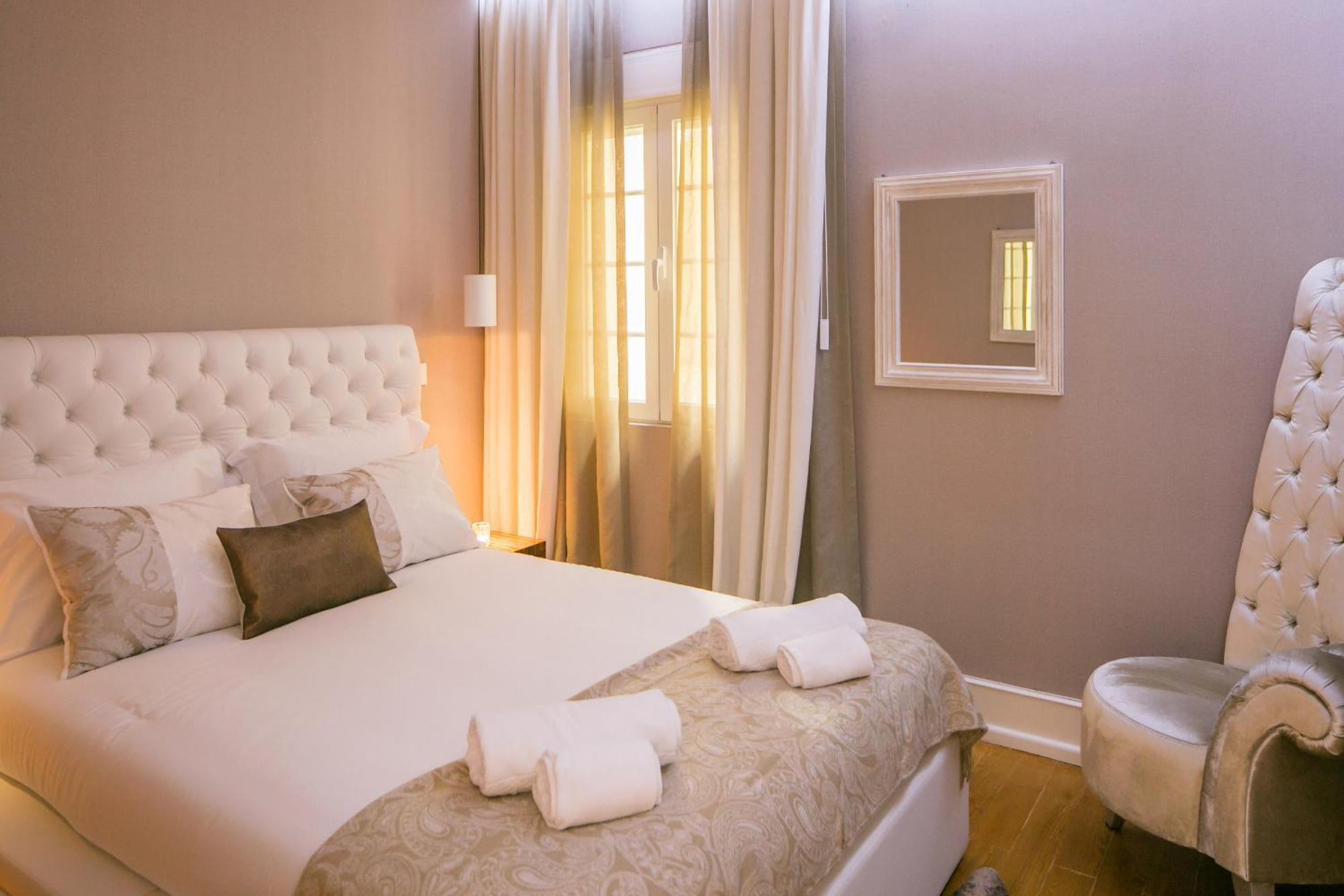 Apartment With A Terrace In The Heart Of Lisbon, 300 *