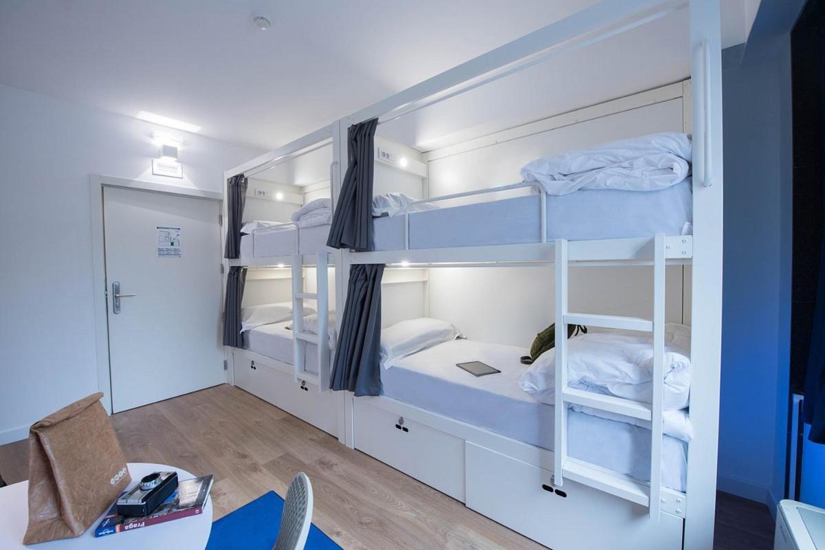 Room00