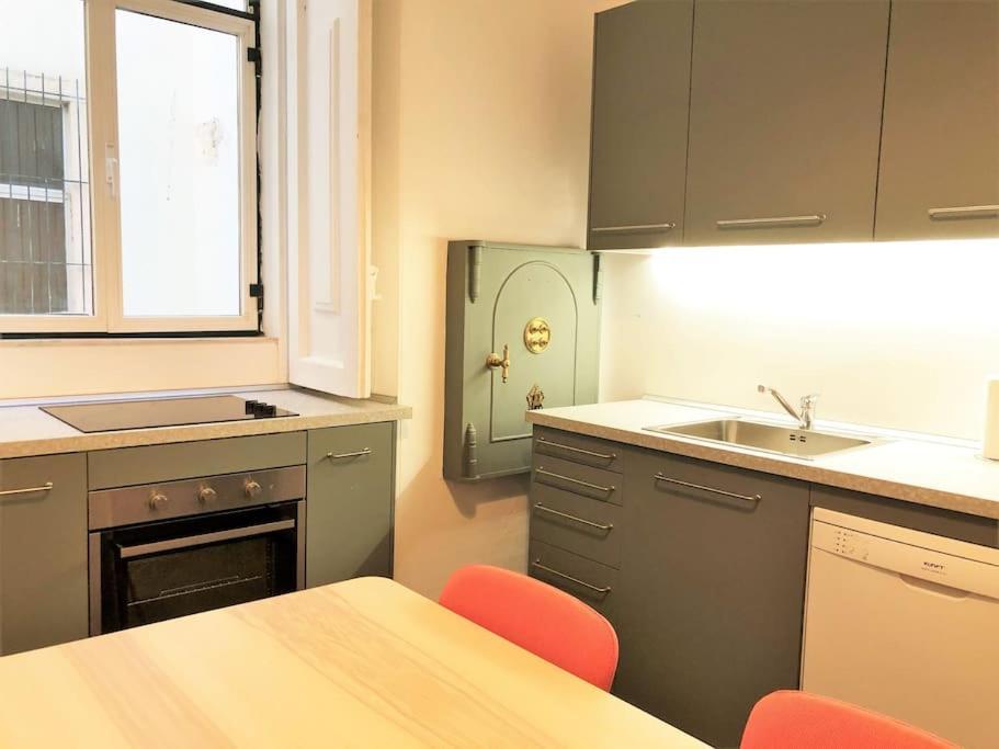 Sj1d Heart Of Baixa With New A/c * Stylish Apartment Lisbon