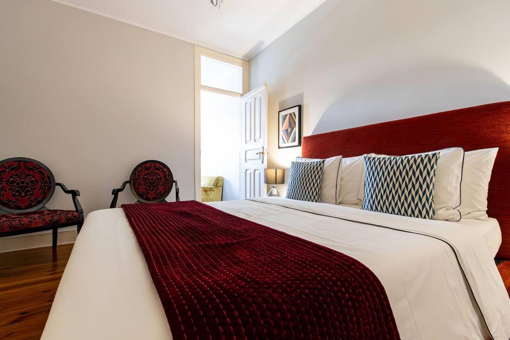 Spacious In 120 M² Fireplace Apartment