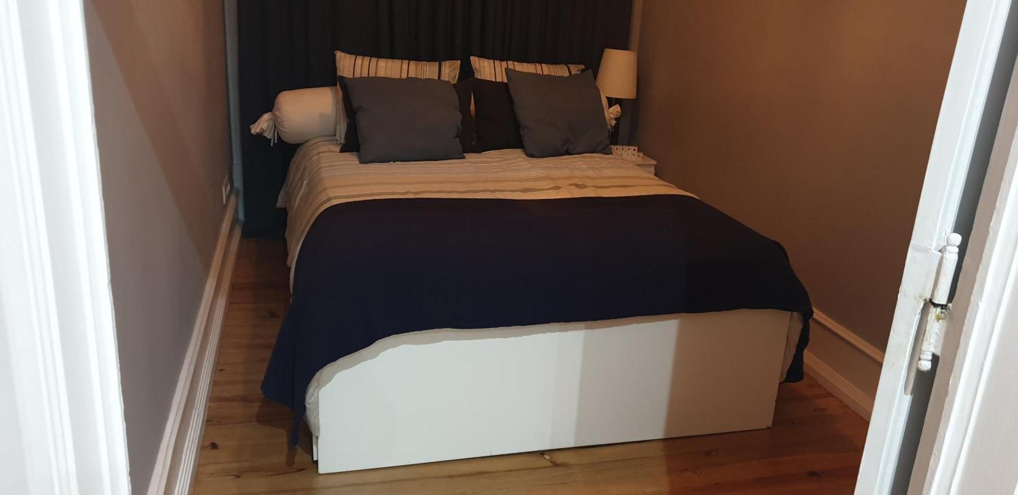 Quarto Aconchegante Com Janela E Vista Para Cidade Lisbon