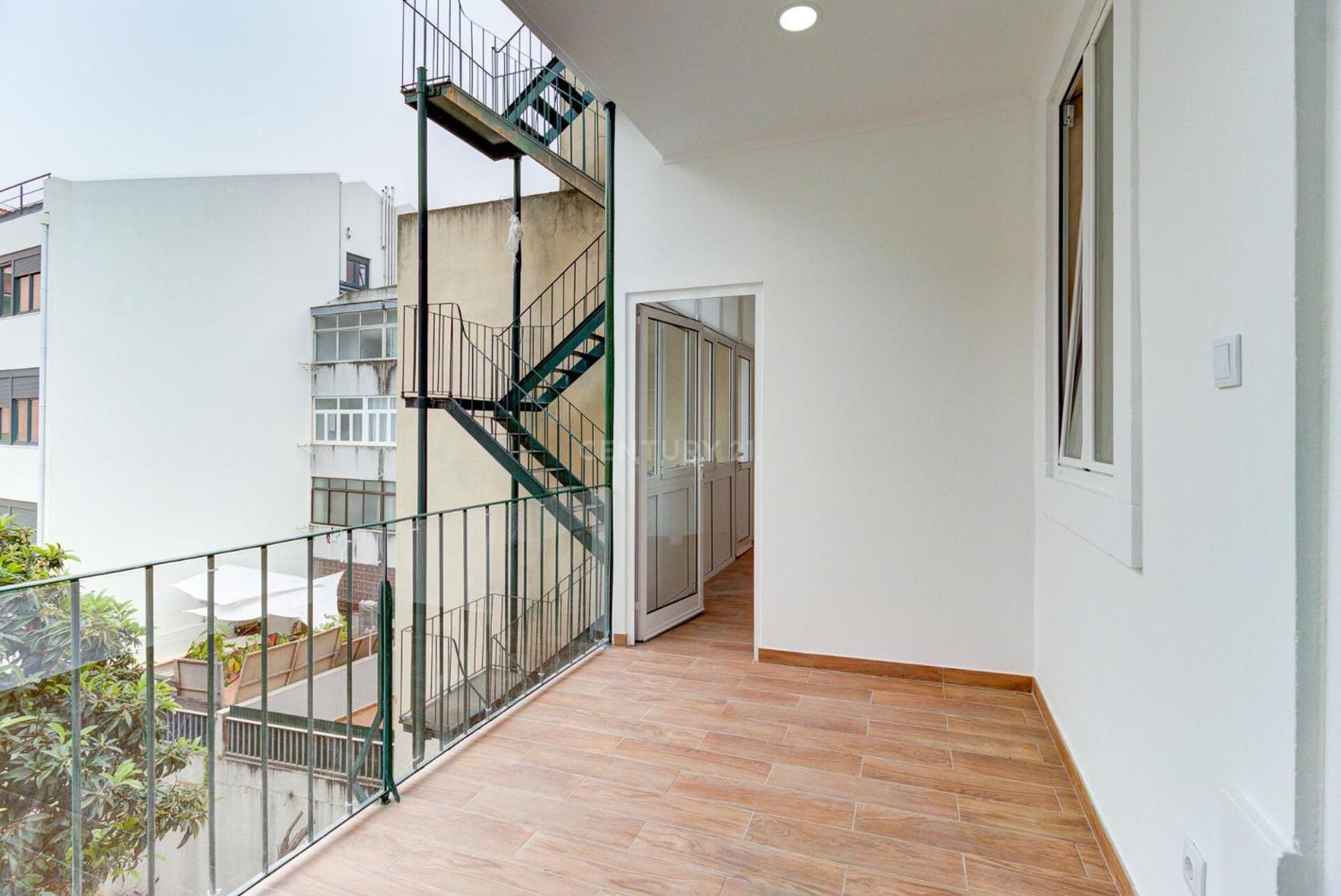Quarto Aconchegante Com Janela E Vista Para Cidade Homestay *