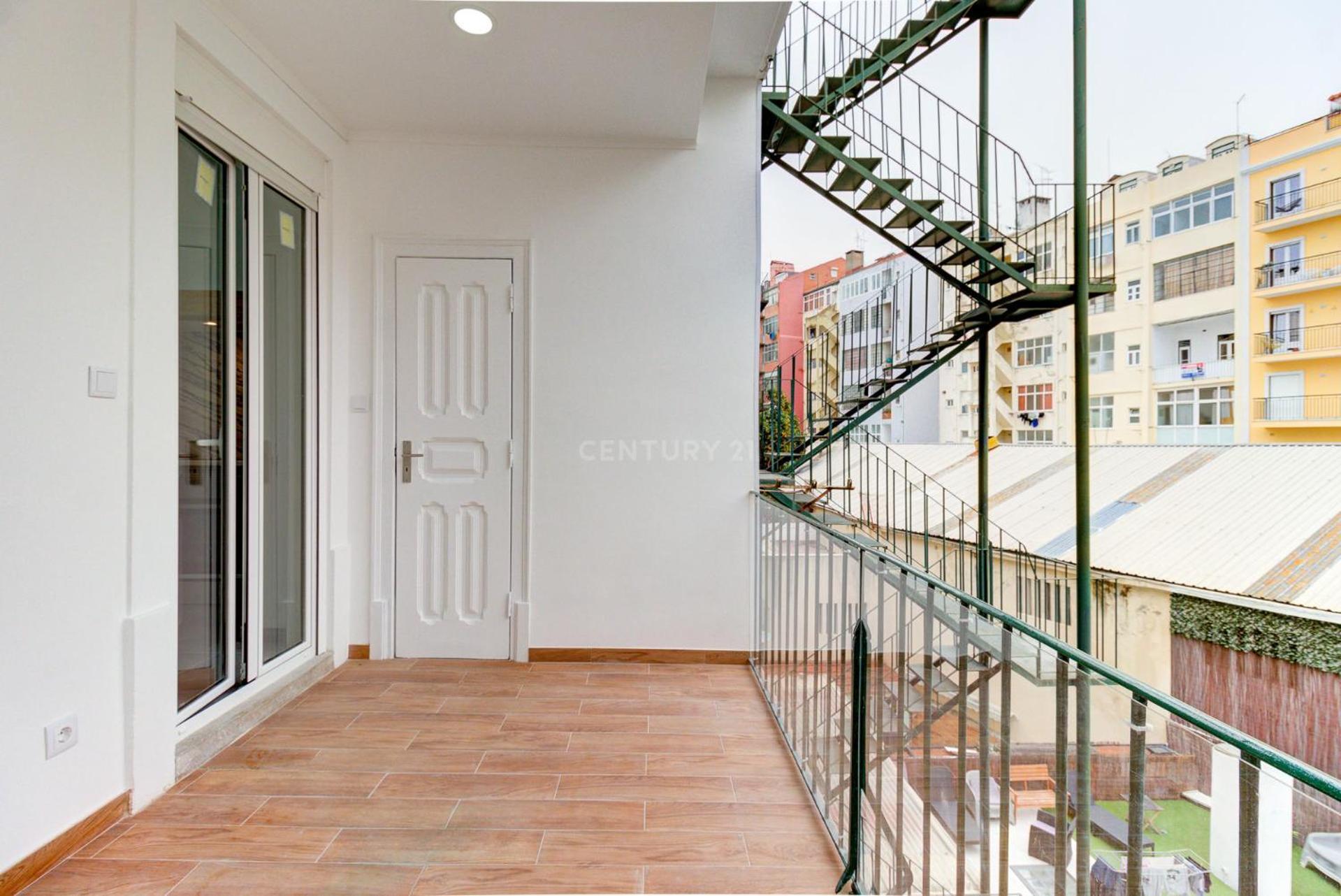 Quarto Aconchegante Com Janela E Vista Para Cidade Homestay
