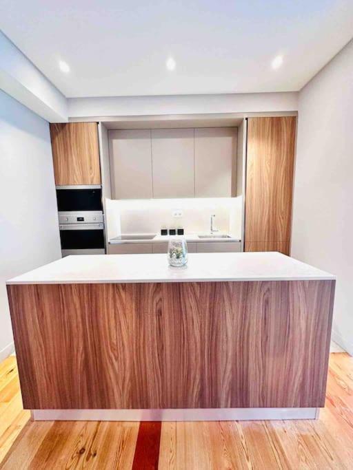 Marques De Pombal Flat Great Locations Center B * Lisbon