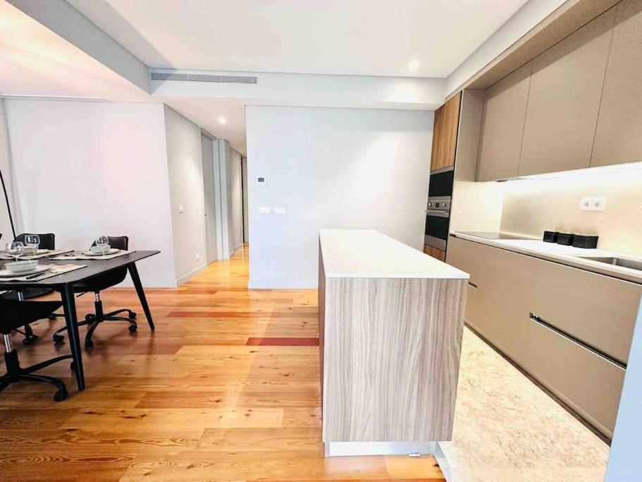 Marques De Pombal Flat Great Locations Center B Lisbon