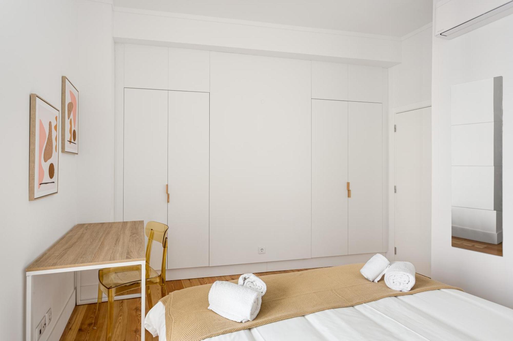 Joivy Stunning Downtown Flats Apartment *