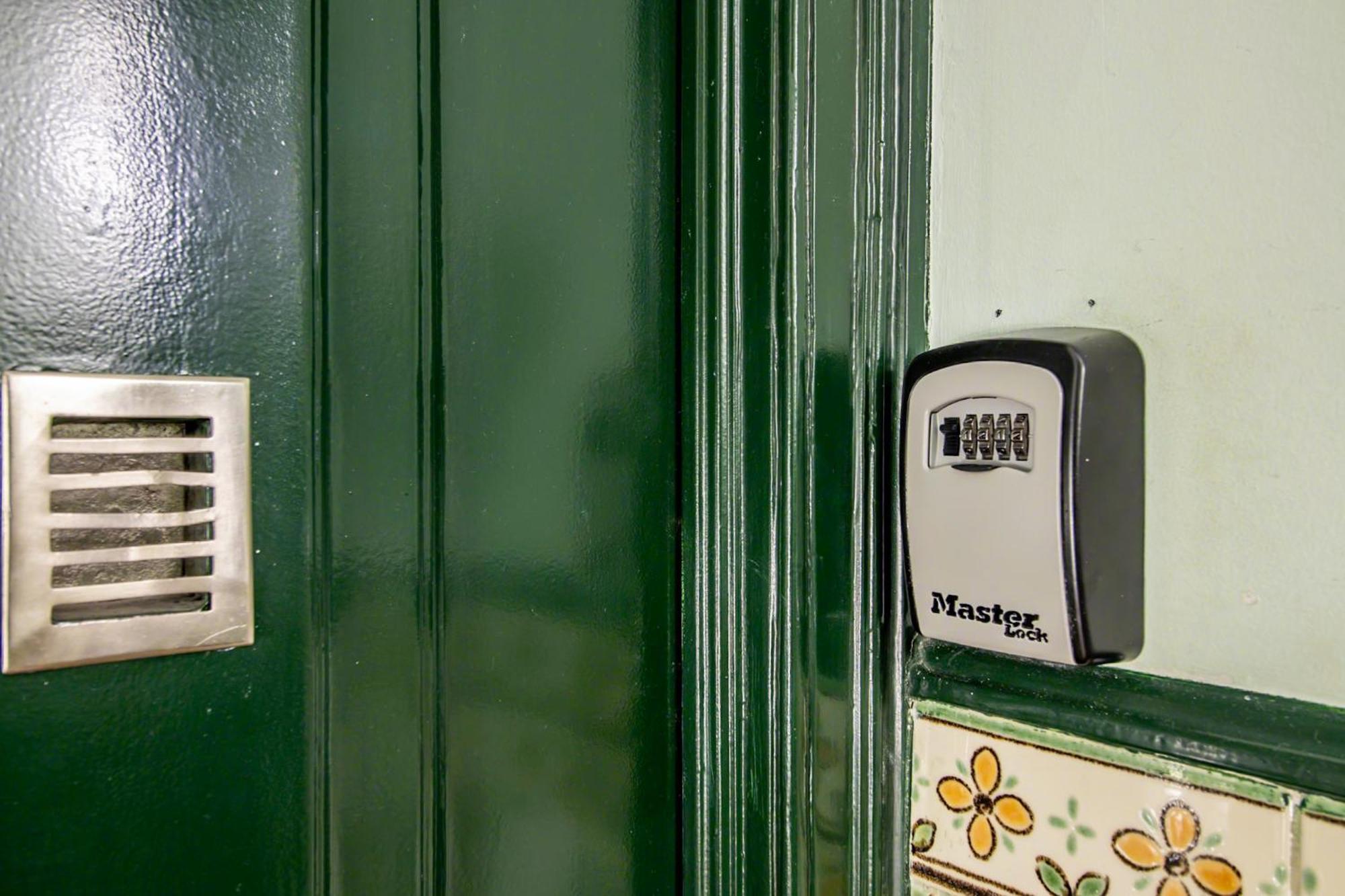 Guest house Arroios - Second Floor *