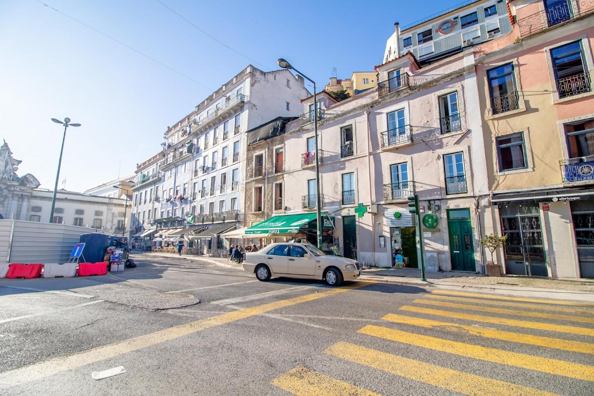 Apartment Santa Apolonia Lisbon