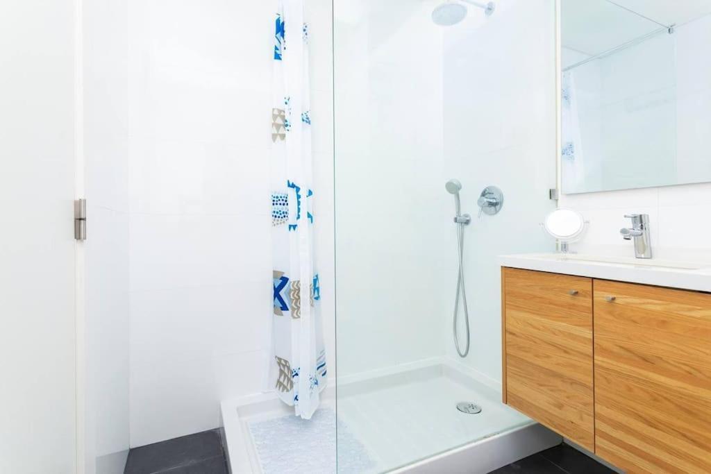 Apartment Ldapartments - Spacious Haven W/lift&garage