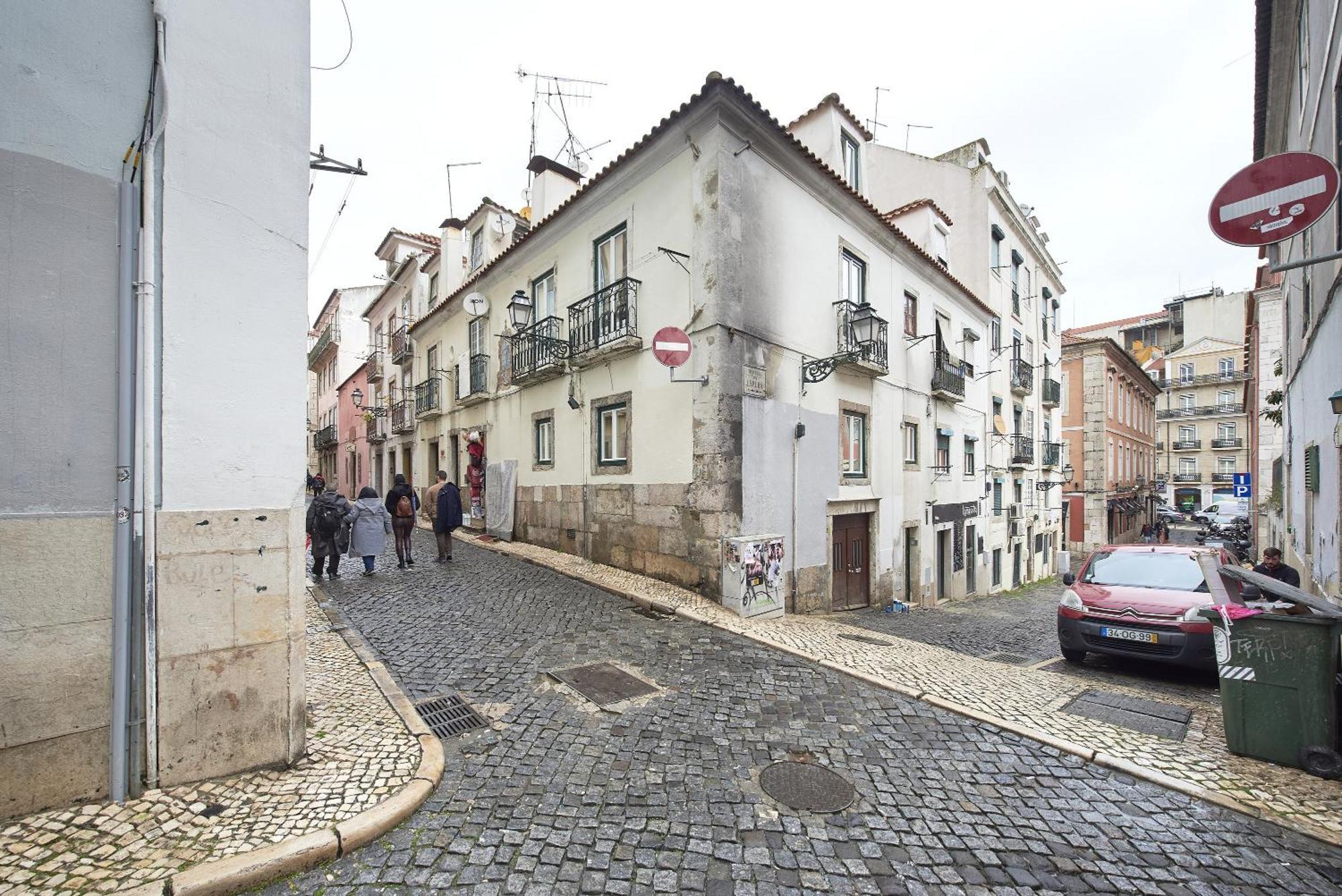 All The Best - Bairro Alto 1 *