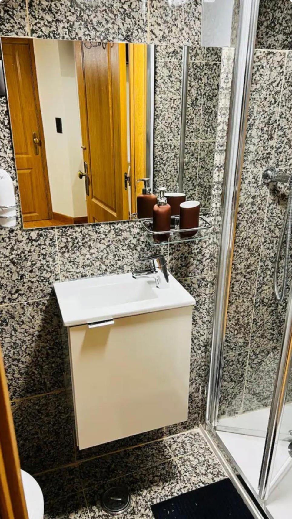 Homestay Alfama - *