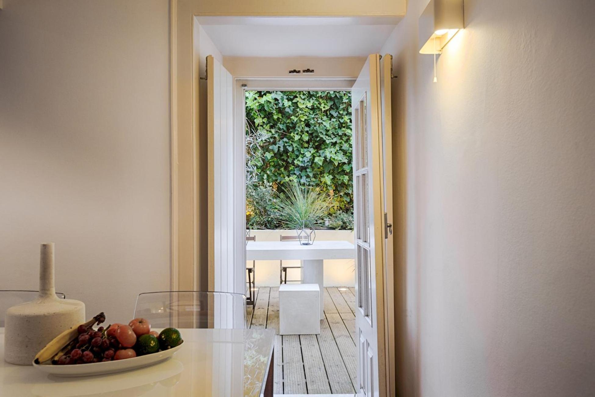 Romantic Gem In Santos