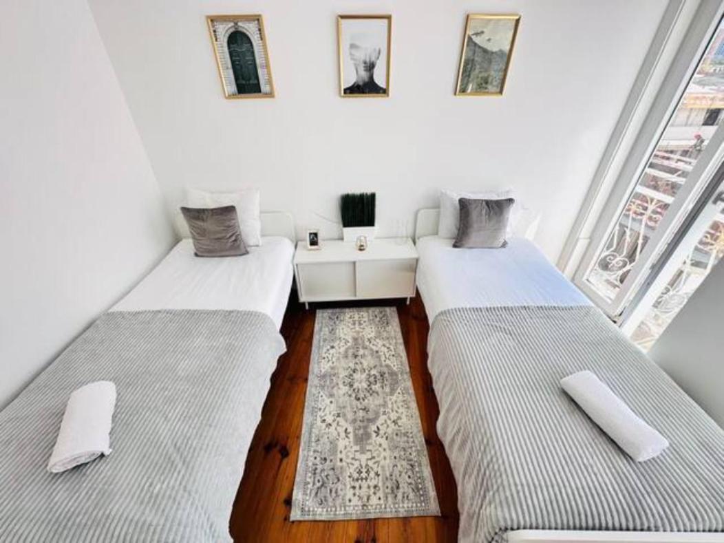 Large Flat Up 8pp Apartment Lisbon