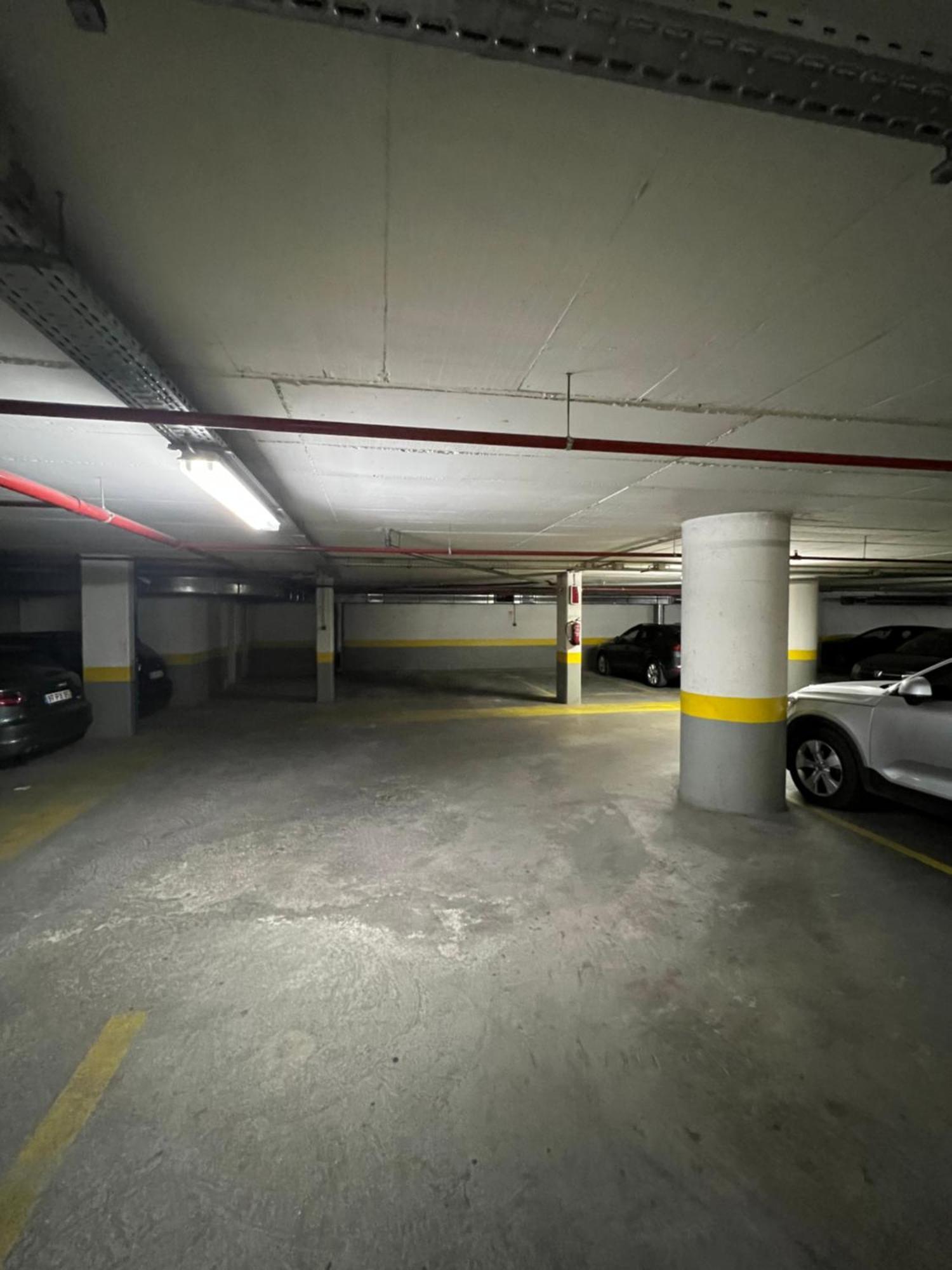 Columbano - Boutique Ensuites, Cokitchen & Parking * Lisbon
