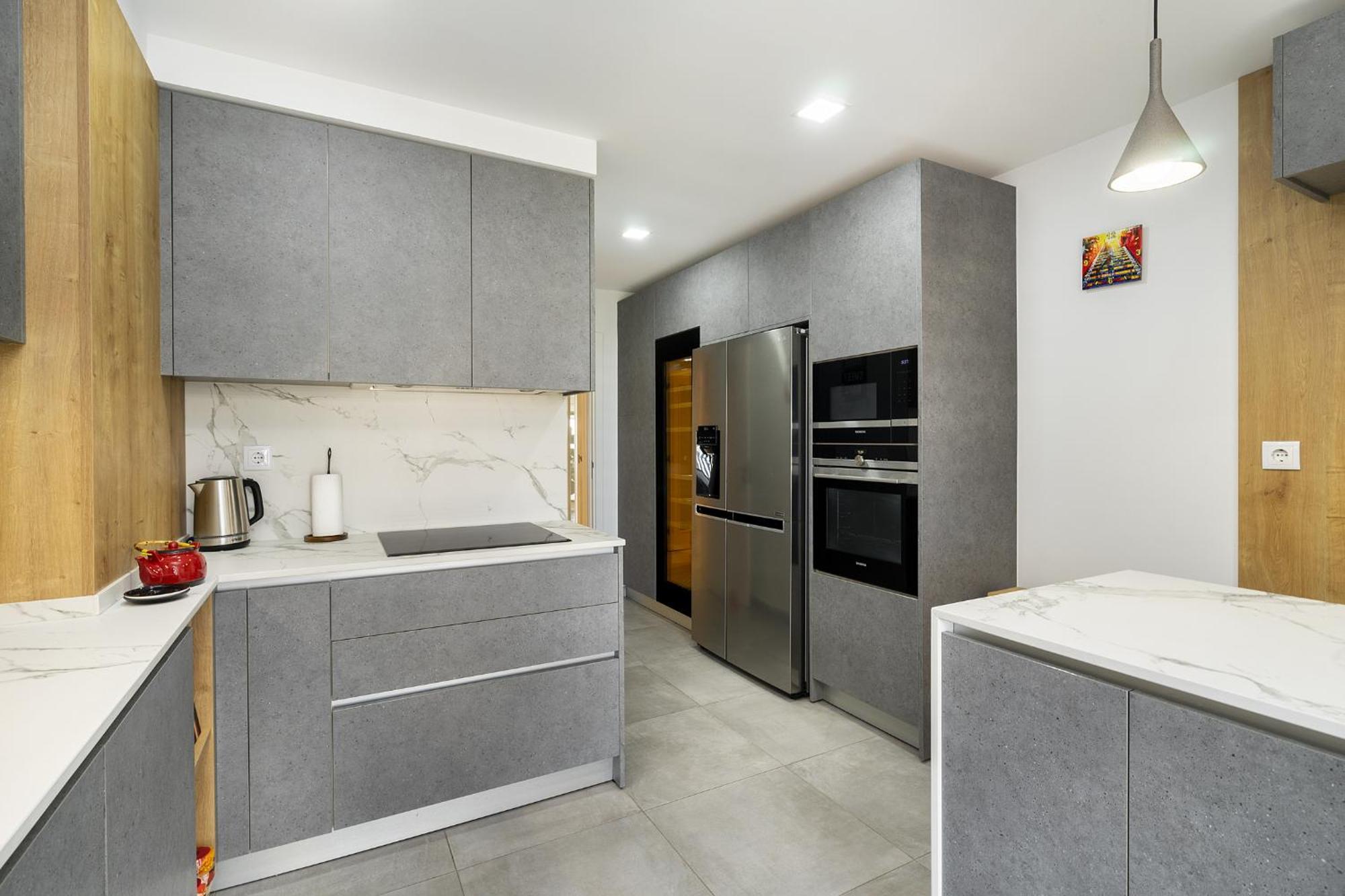 Apartment Whome Family - Urban Retreat With Parking, Ac, Elevator In Great Location