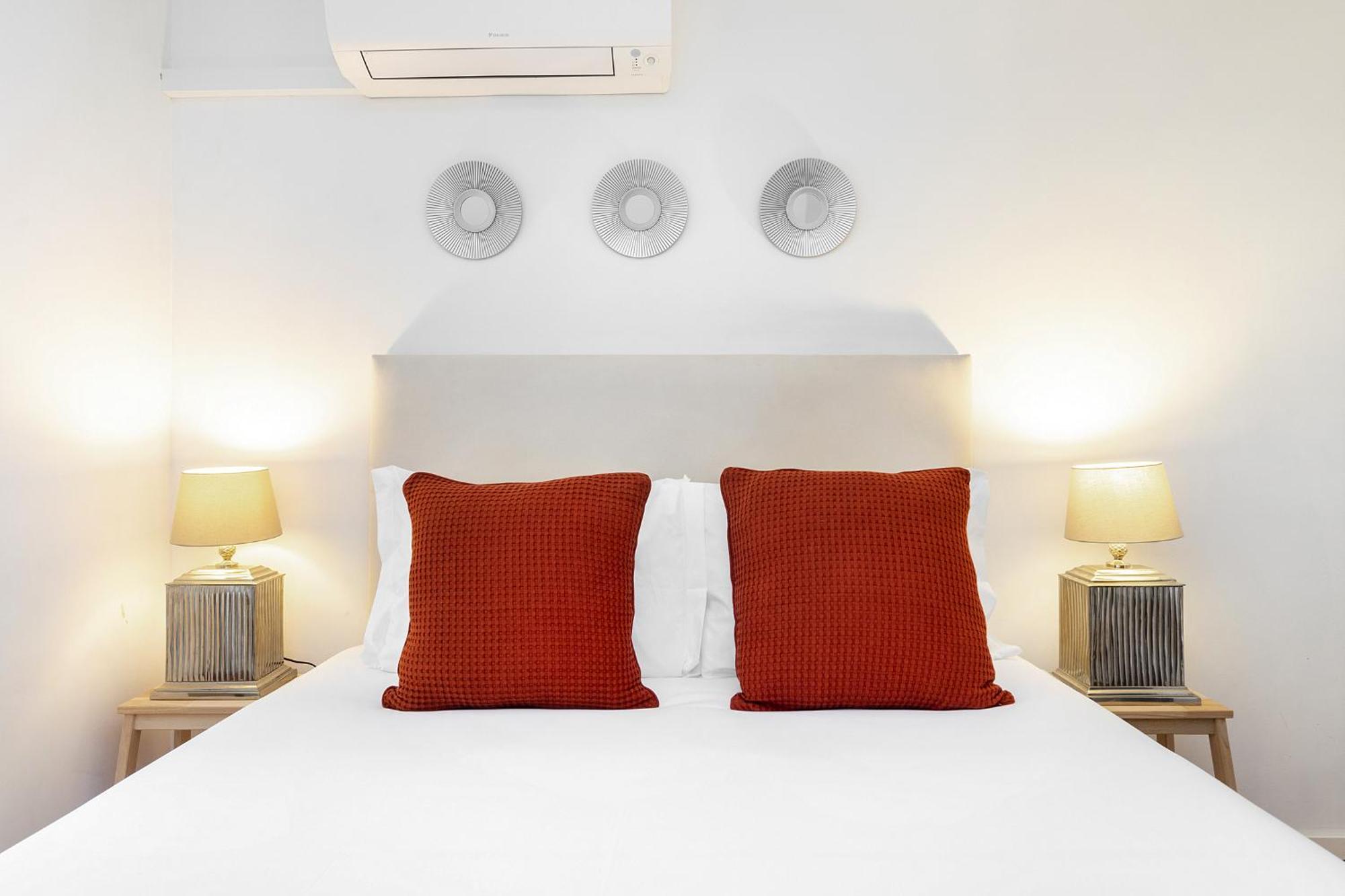 Whome Serenity: Entrecampos Terrace Haven Lisbon