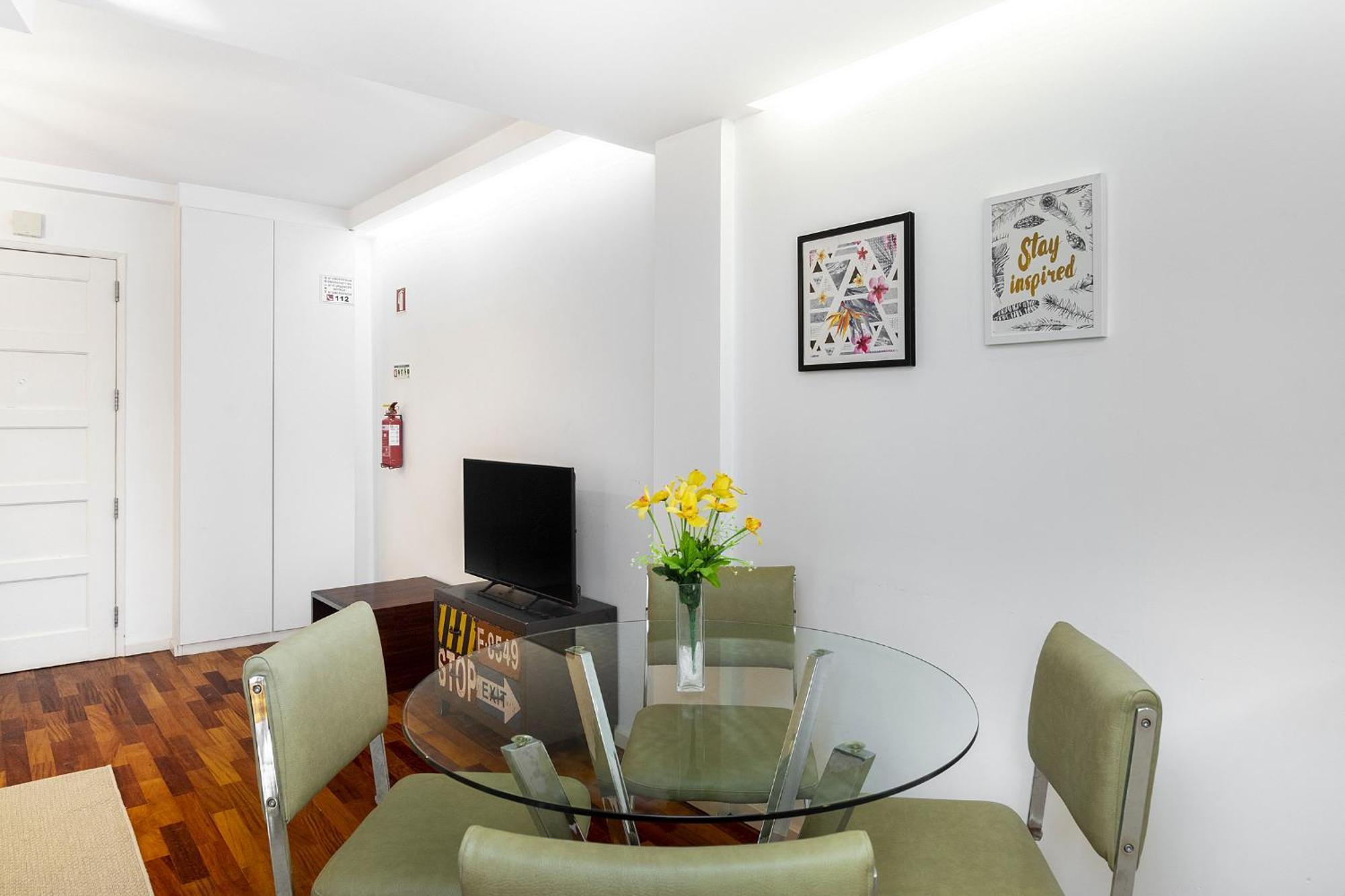 Apartment Whome Serenity: Entrecampos Terrace Haven Lisbon
