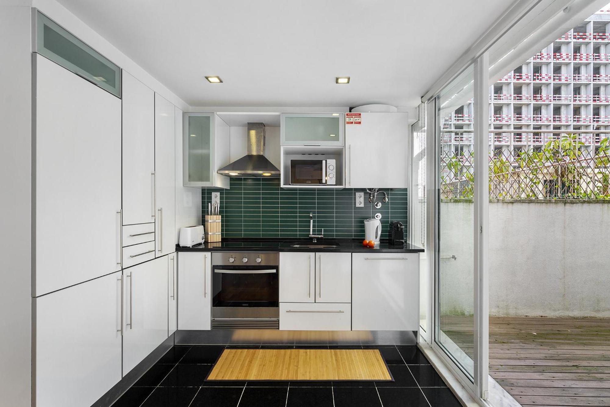 Whome Serenity: Entrecampos Terrace Haven * Lisbon