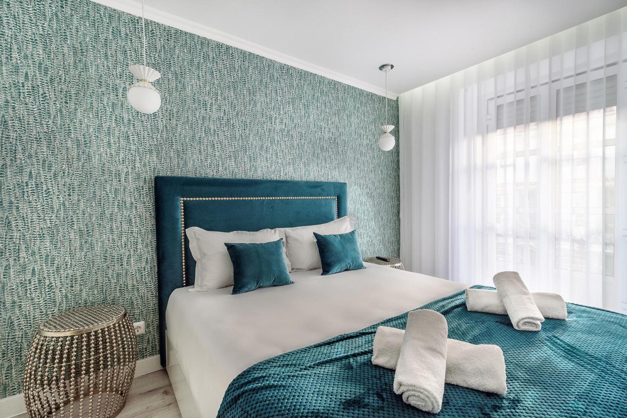 Whome Chic Escape: Your Stylish Haven In Downtown *