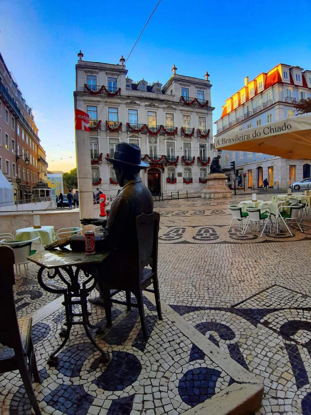 Charming Santos W/ Patio Apartment Lisbon