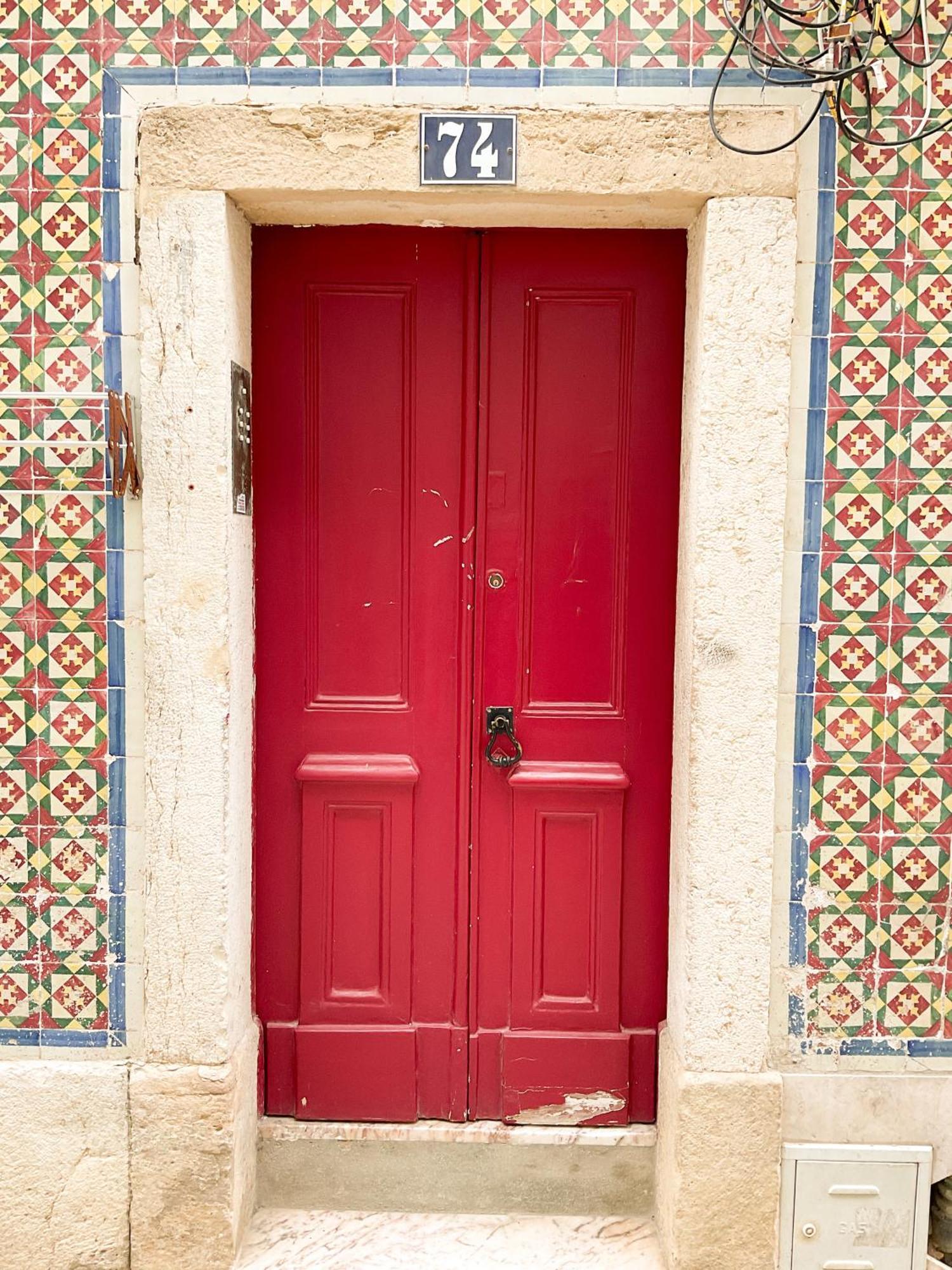 Apartment Charming Santos W/ Patio Lisbon