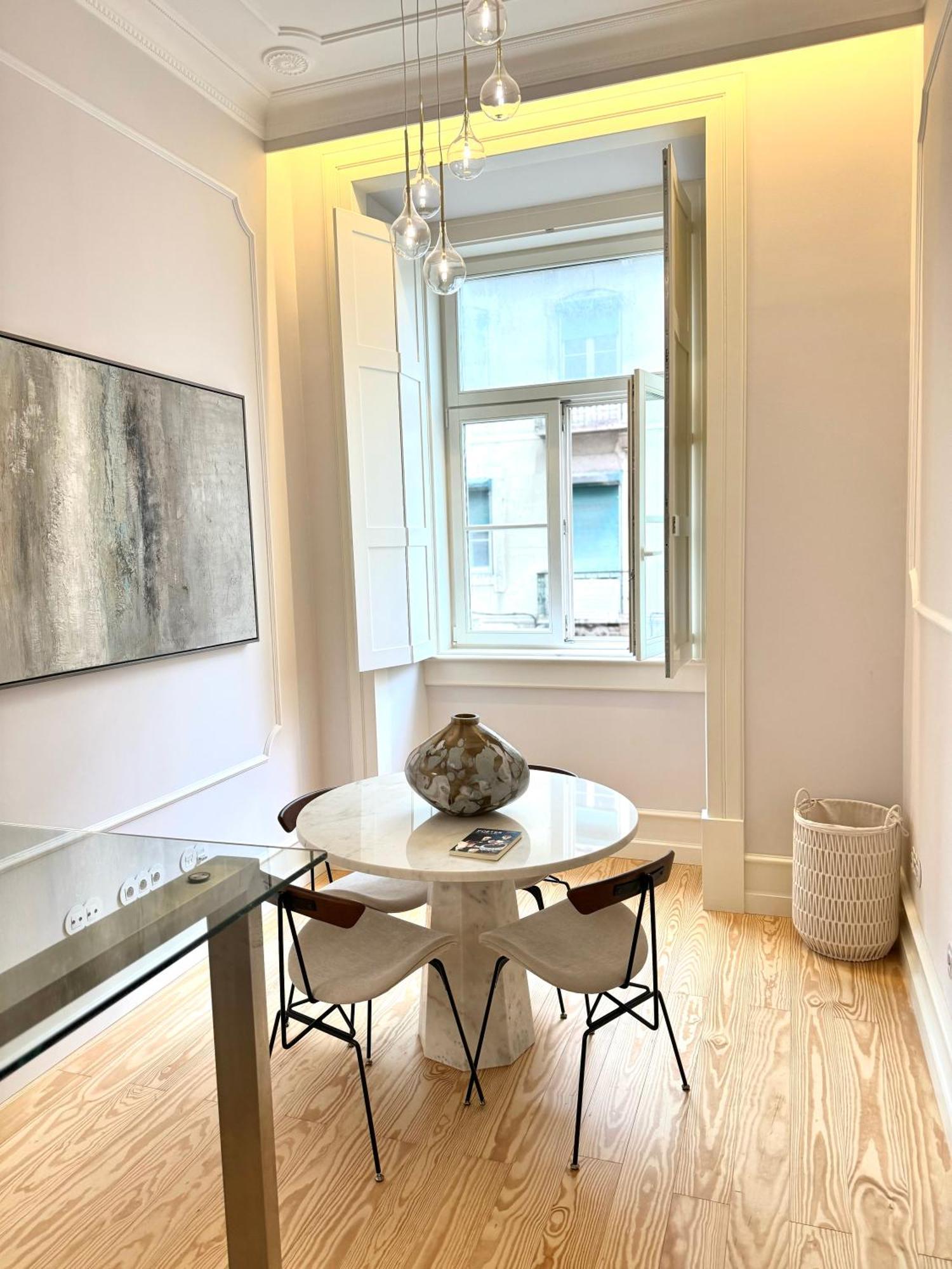 Quiet Luxury On Rua Augusta Homestay *