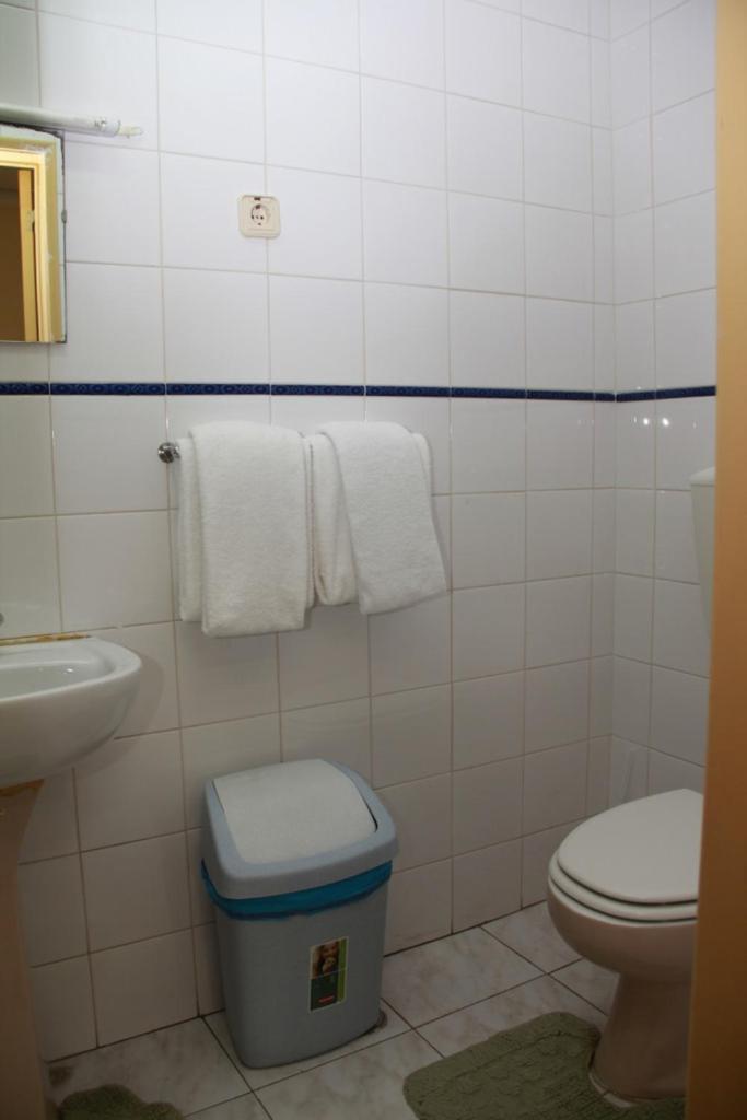Guest house Pensao Residencial Flor Dos Cavaleiros 2*