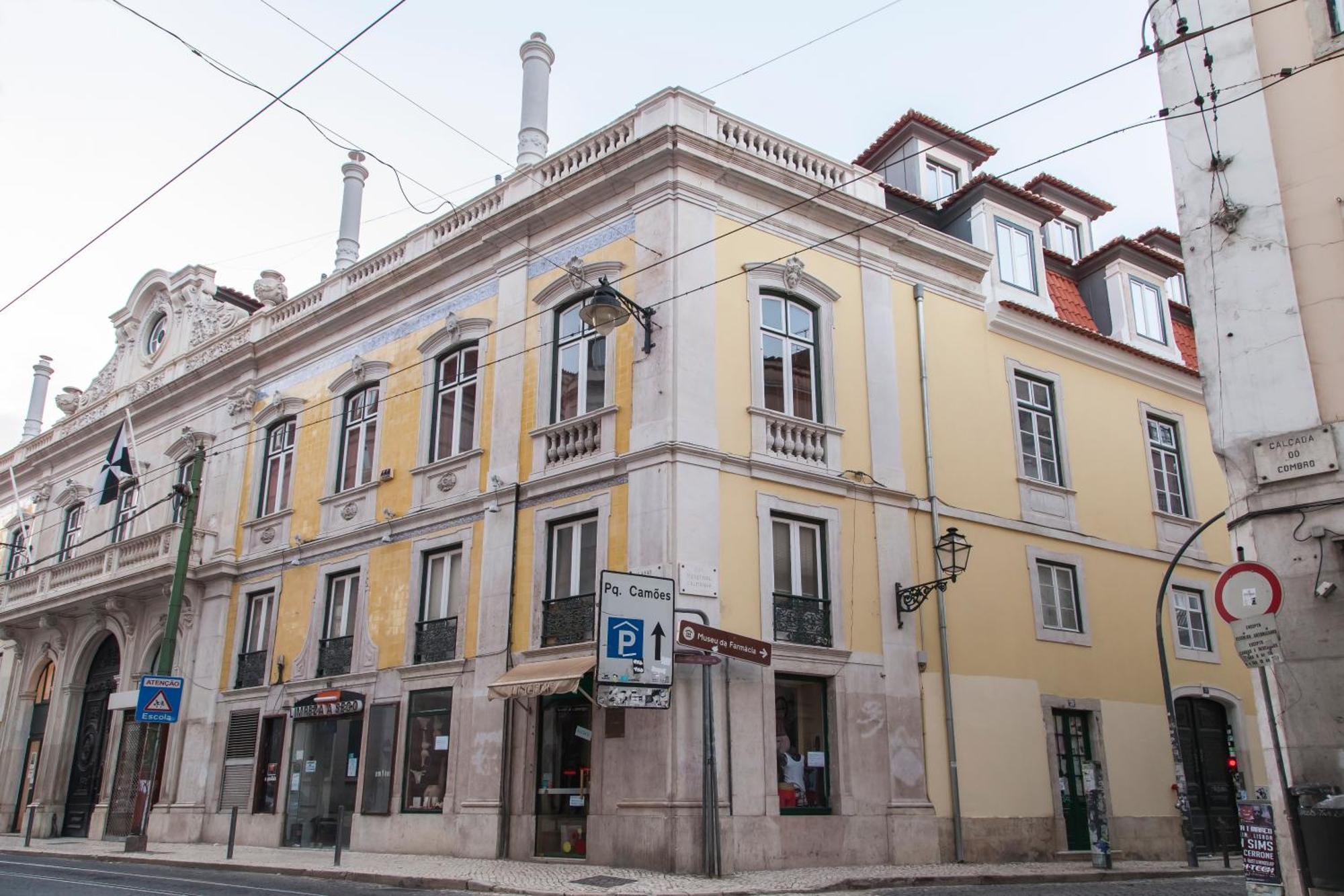 Apartment Palacio Camoes - Serviced