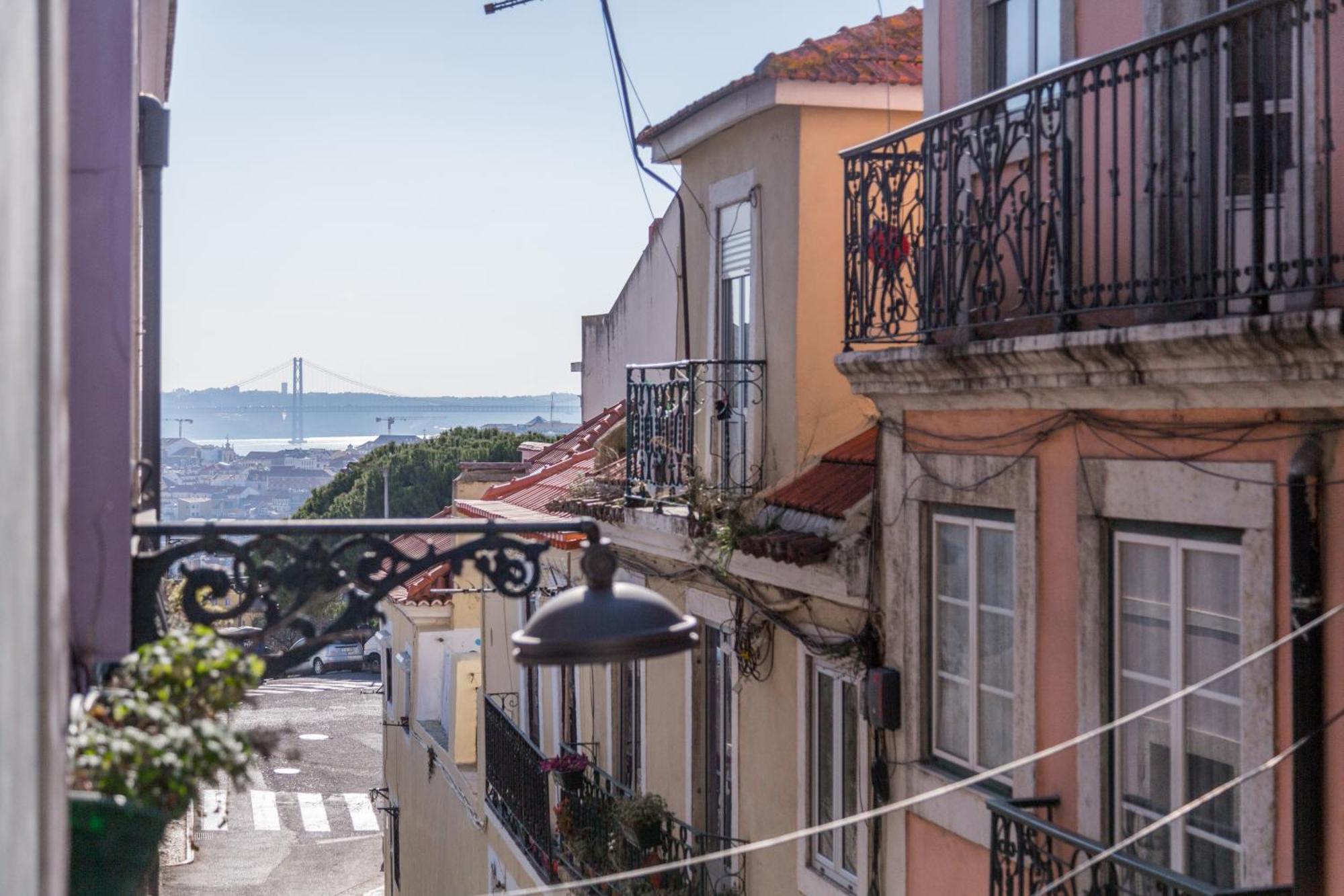 Apartment Spacious, Bright And Sunny Apartment, By Timecooler Lisbon