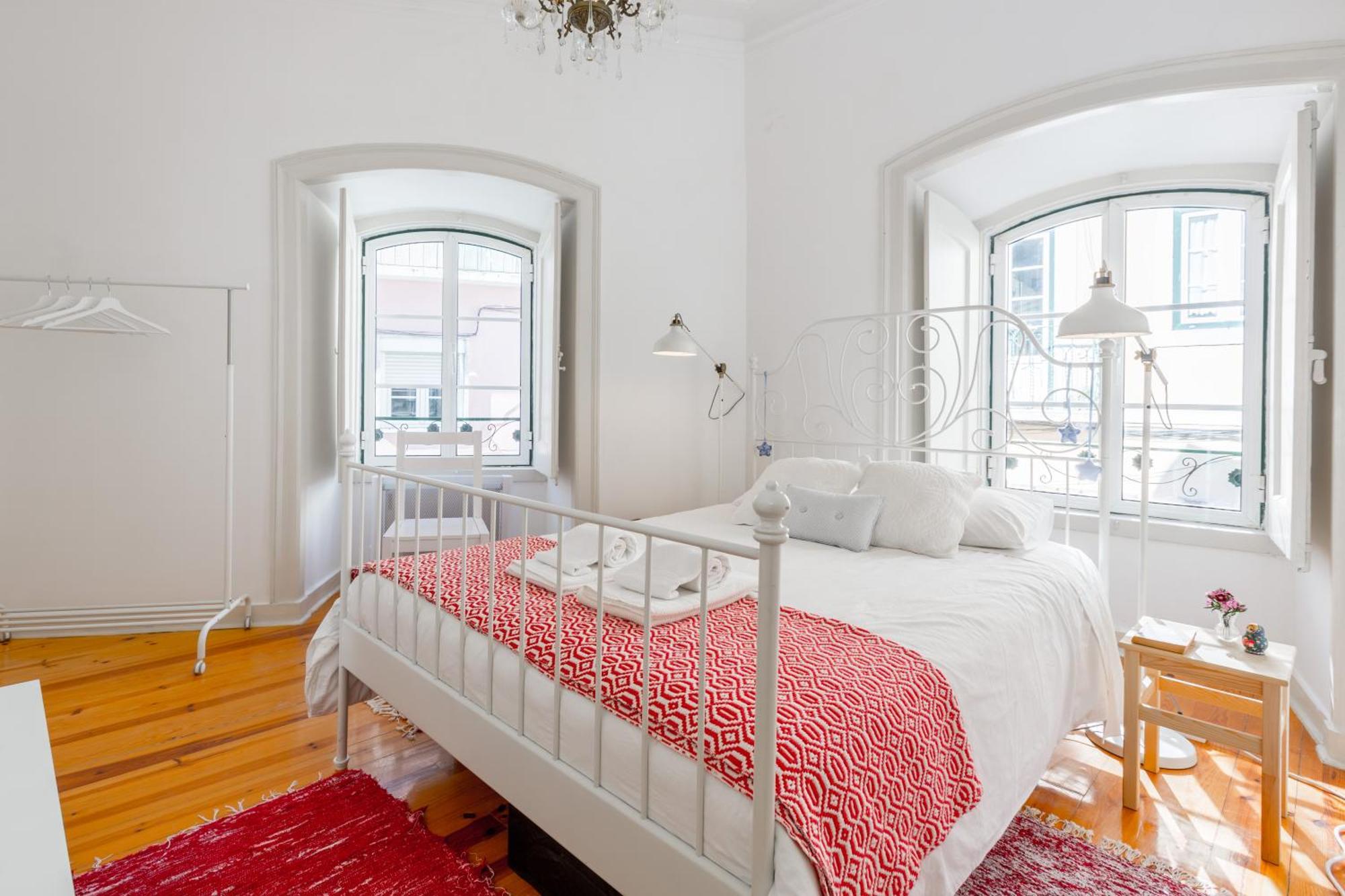 Apartment Spacious, Bright And Sunny Apartment, By Timecooler Lisbon