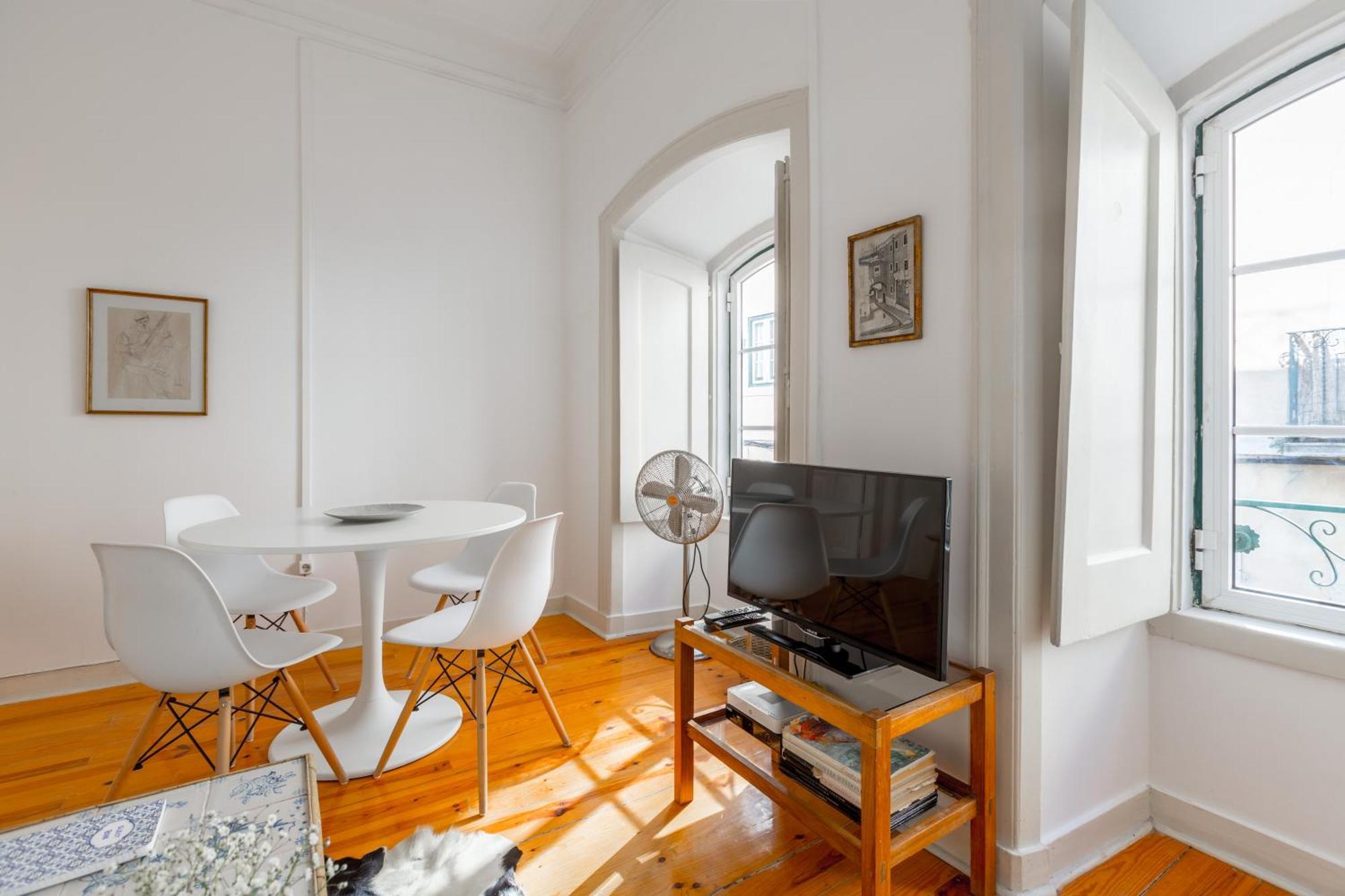Apartment Spacious, Bright And Sunny Apartment, By Timecooler *